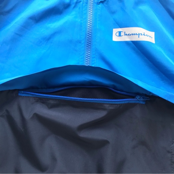 Boys Sized 5 Champion rain Coat - Picture 5 of 7